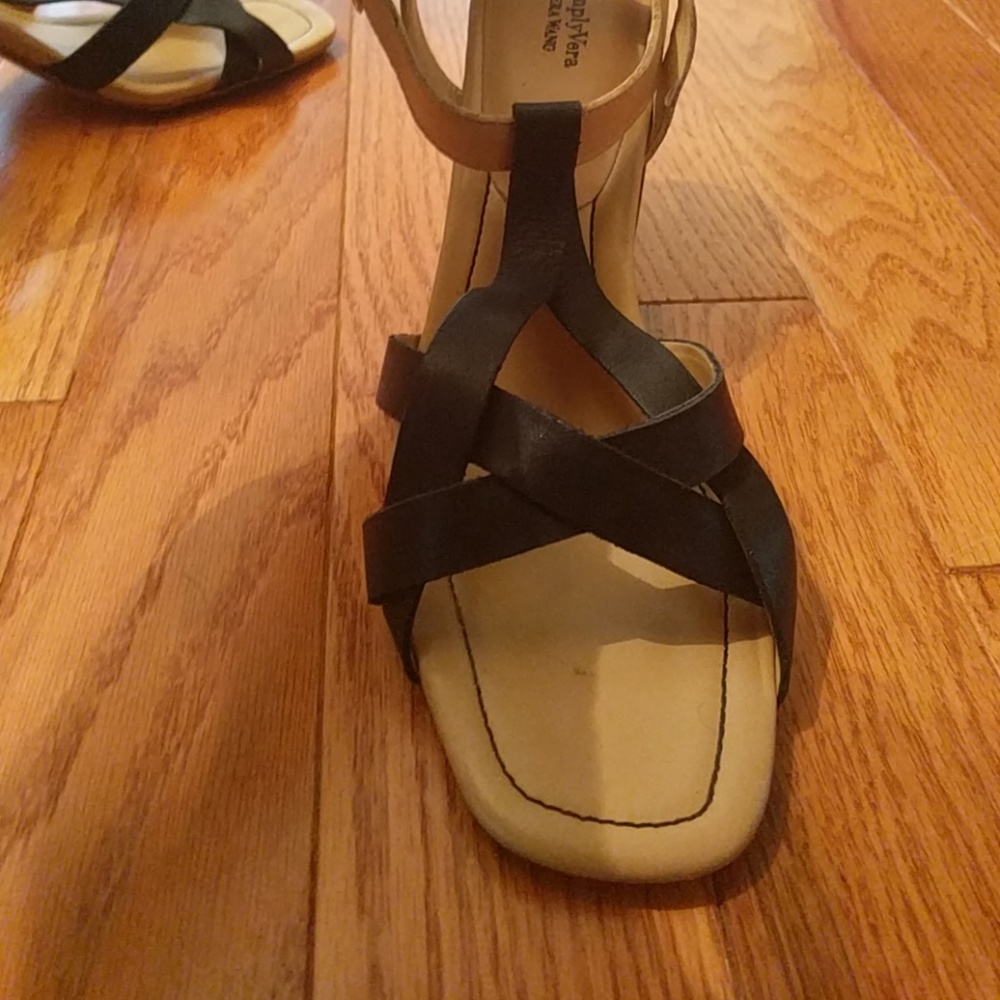 Sandals - Picture 4 of 8